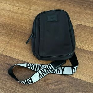DKNY Cross body like new